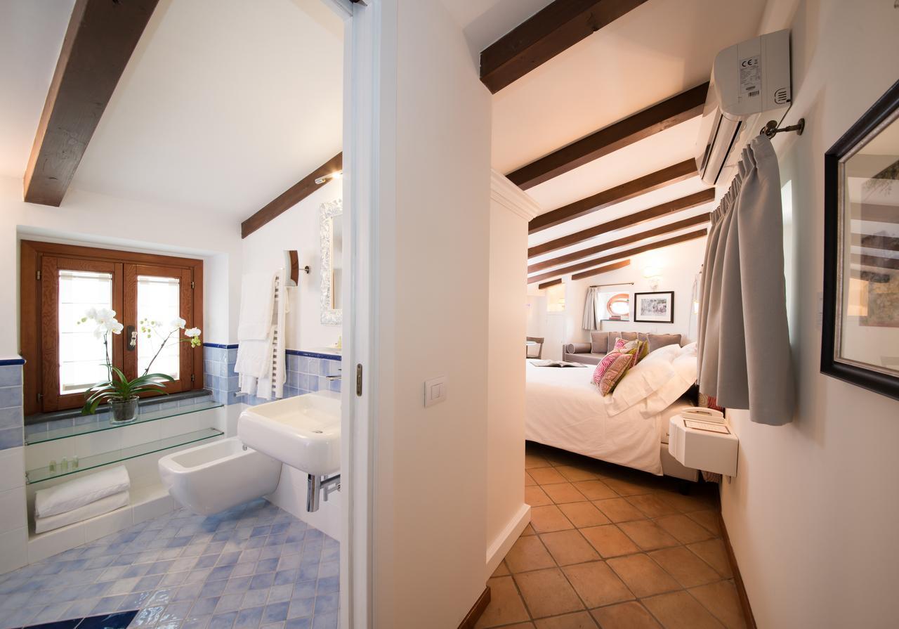 B&B Maiure Maiori Bagian luar foto